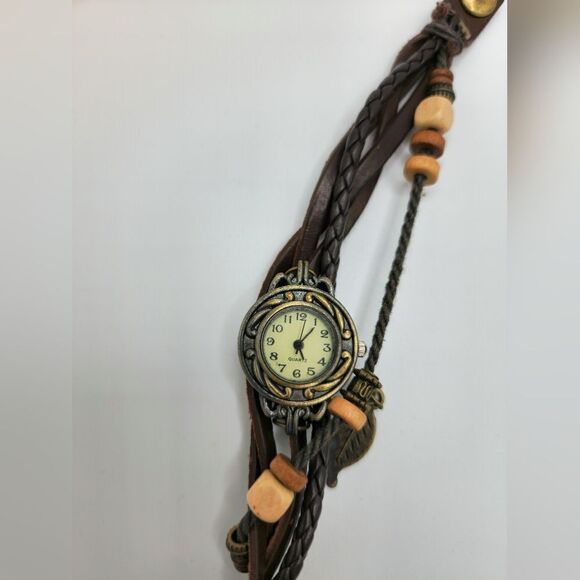 Boho braided leather feather charm wristwatch - Picture 5 of 9